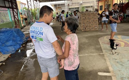 KITAEN| Tuloy-tuloy ti panangidanon ni Congressman Ronald Singson ti relief goods ditoy Caoayan, Ilocos Sur kangrunaan idiay Brgy. Caparacadan.