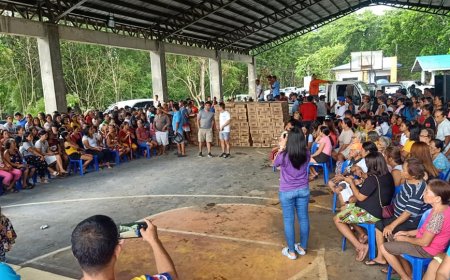 KITAEN| Maikatlo ti Brgy. Salapasap ditoy ili a Cabugao mawarasan ti relief goods babaen kenni Congressman Ronald Singson manipud DSWD kalpasan kenni bagyo Egay.