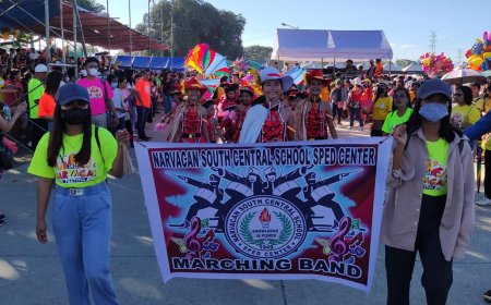 Nakasangpeten iti mismo nga Narvacan Farmers Market dagiti nakipagpaset ti naindaklan a parada iti panaglukat ti panagfiesta ti ili a Narvacan