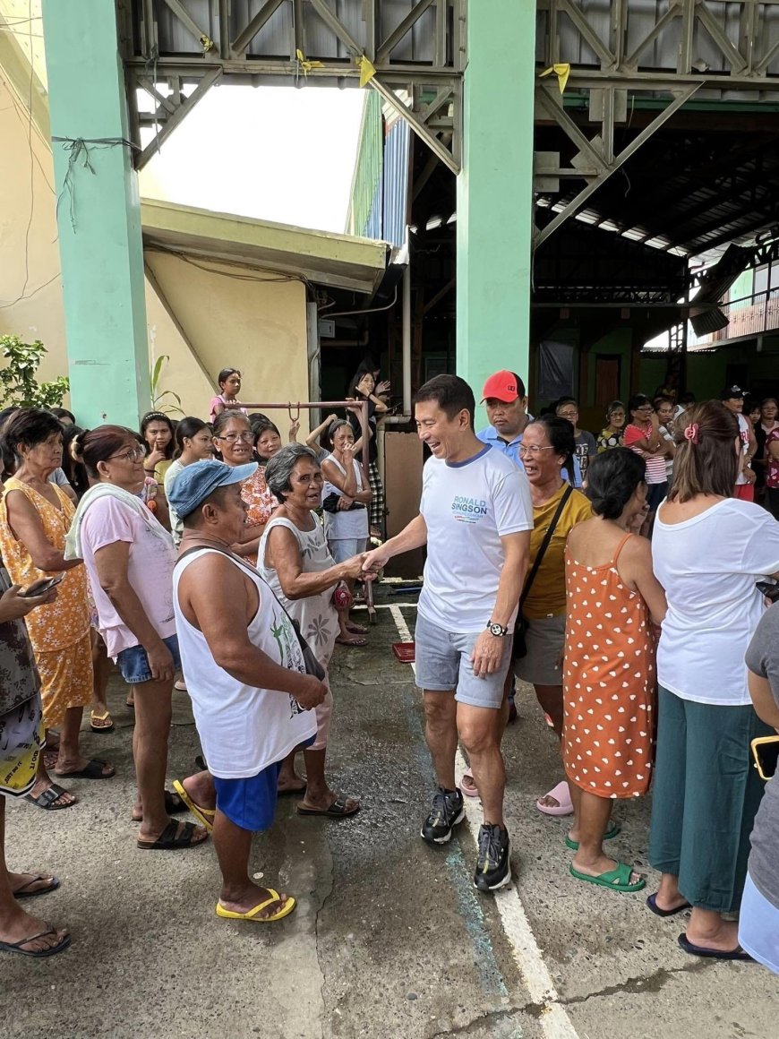 KITAEN| Naiteden ni Congressman Ronald Singson ti alokasyon a relief goods ditoy Brgy. Anonang Mayor, Caoayan.