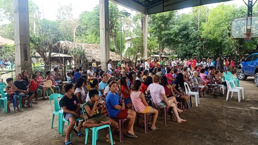 KITAEN| 497 a pamilya naikkan ti tulong a relief goods ditoy Brgy. Paratong babaen ti initiatibo ni Congressman Ronald Singson kalpasan kenni bagyo Egay