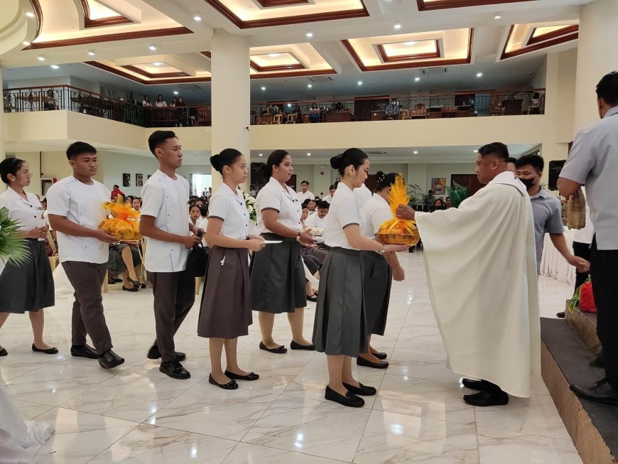 Kitaen| Naangay iti 48th Pinning, Candle Lighting ken Madonna Awarding Ceremonies kadagiti agad-adal ti ISCC particular ti Midwifery Department