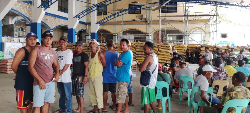 AGDAMA NGA SITWASYON TI MAYKADWA NGA ALDAW TI PANNAKAYWARAS TI ABONO KEN PANANG-REPACK DAGITI RELIEF GOODS ITI ILI A SANTIAGO